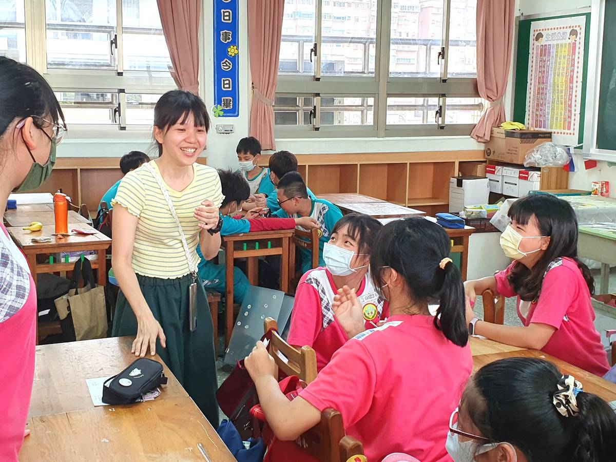 中信國小鄭媛元專輔老師以真誠與溫柔接住每一位悄悄求助的學生