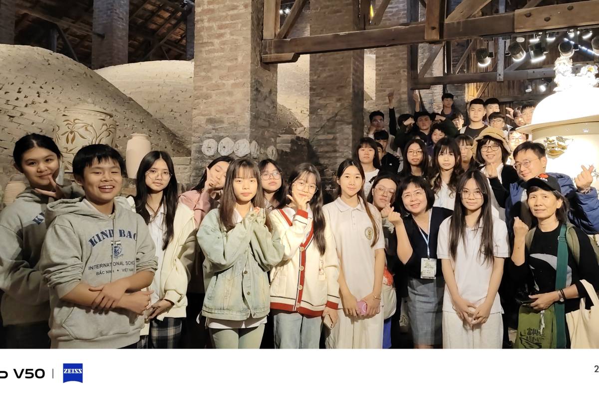 參觀越南陶瓷村 (金山高中提供)