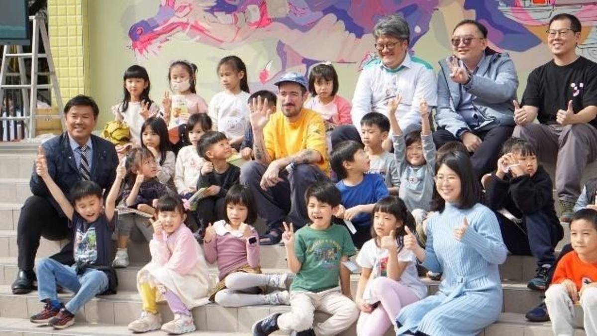 北市大附小舉辦跨國藝術教育活動，邀請比利時藝術家 Psoman進行藝術理念分享