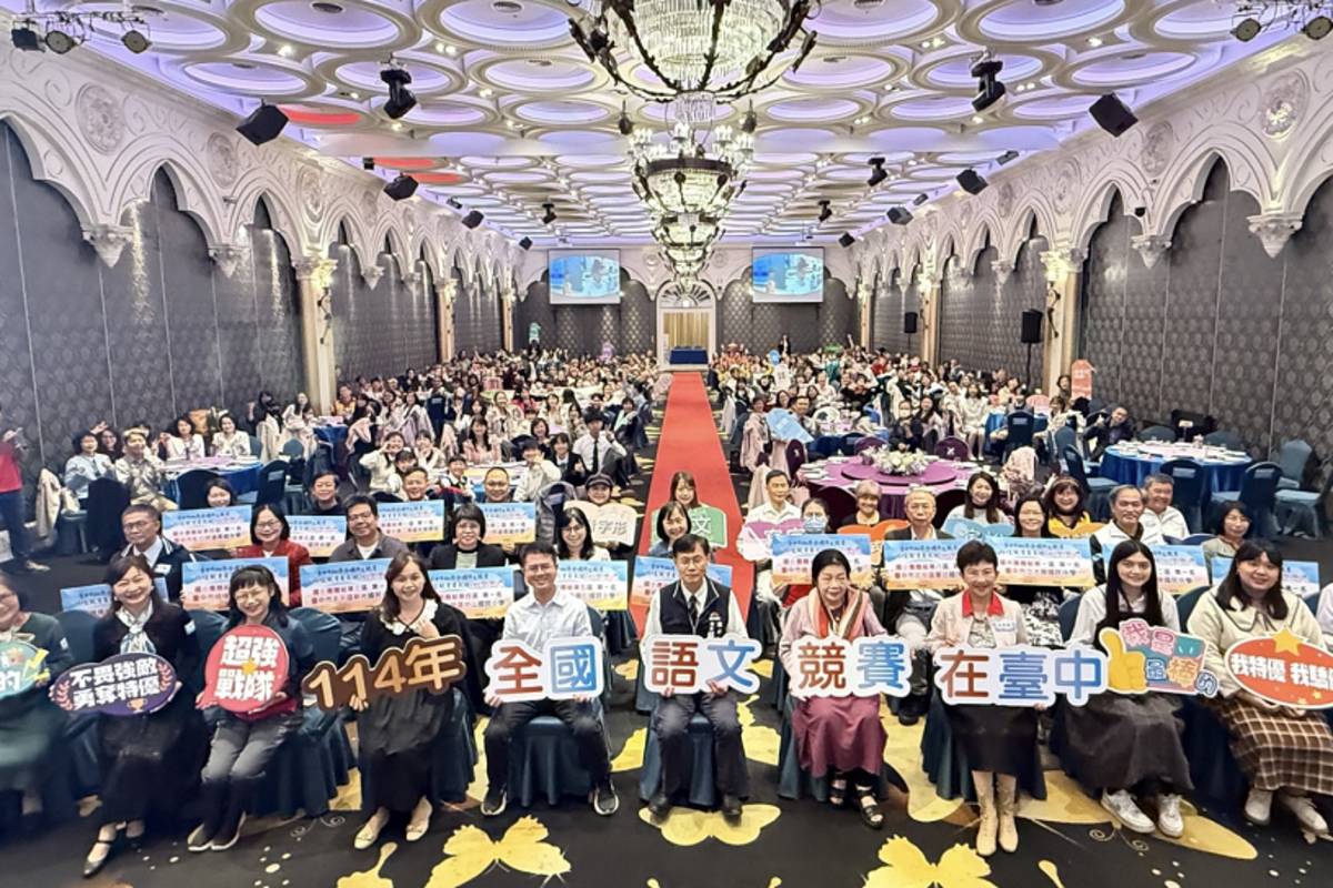 114年全國語文競賽臺中市特優代表隊合影留念