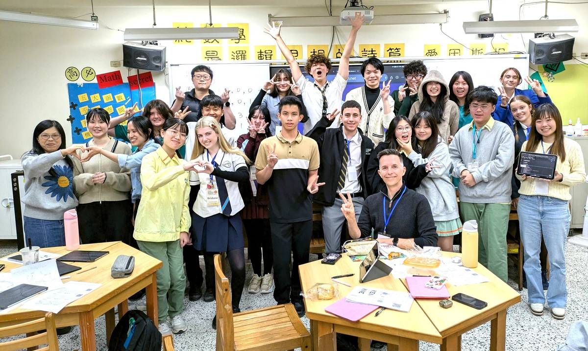 臺澳師生共同學習三視圖數學課程，提升跨語言、跨文化理解與國際行動力。