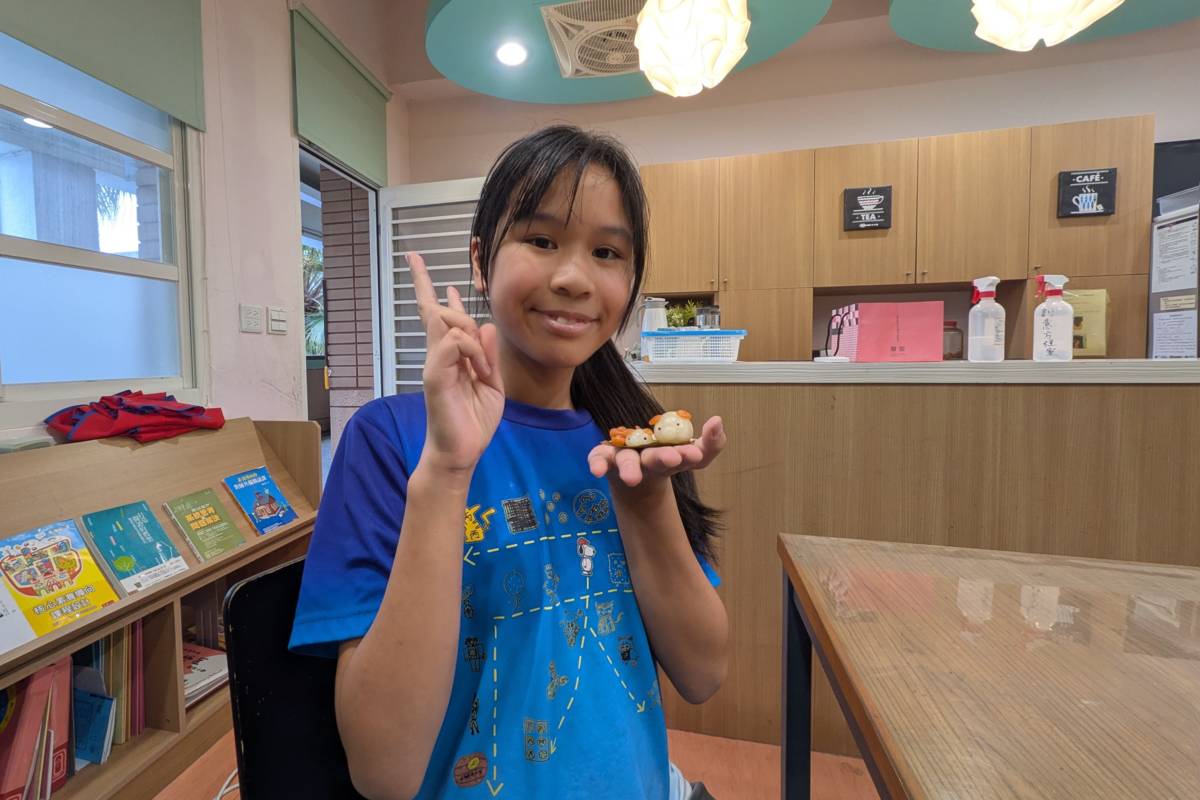 學生許齊恩製作了大豬與小豬，象徵多子多孫