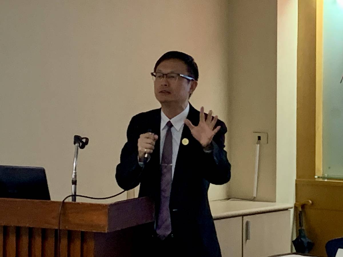 新北市教育局長張明文擔任評論人 (記者攝)