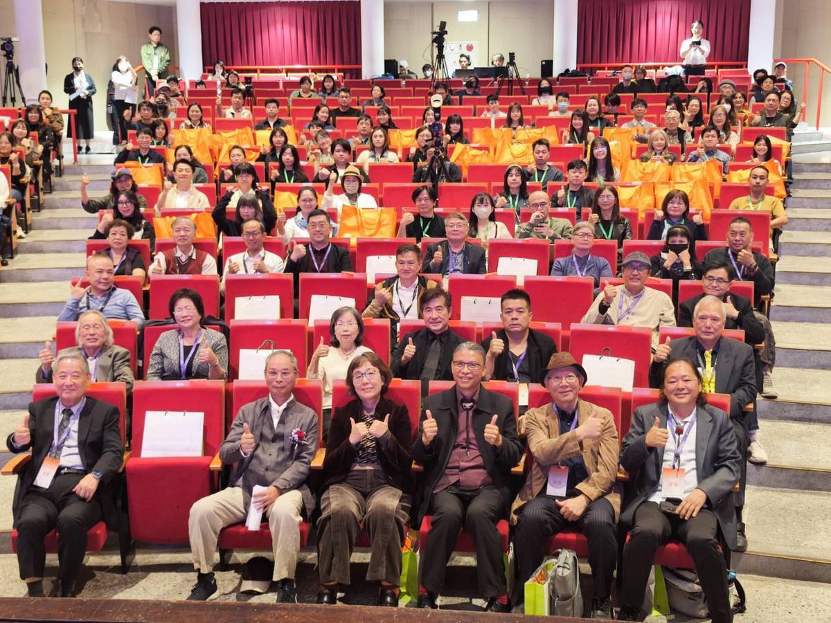 臺灣工藝獎表揚典禮合影。