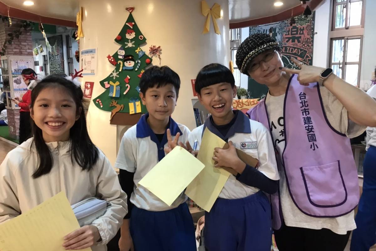 學生向志工傳達感謝