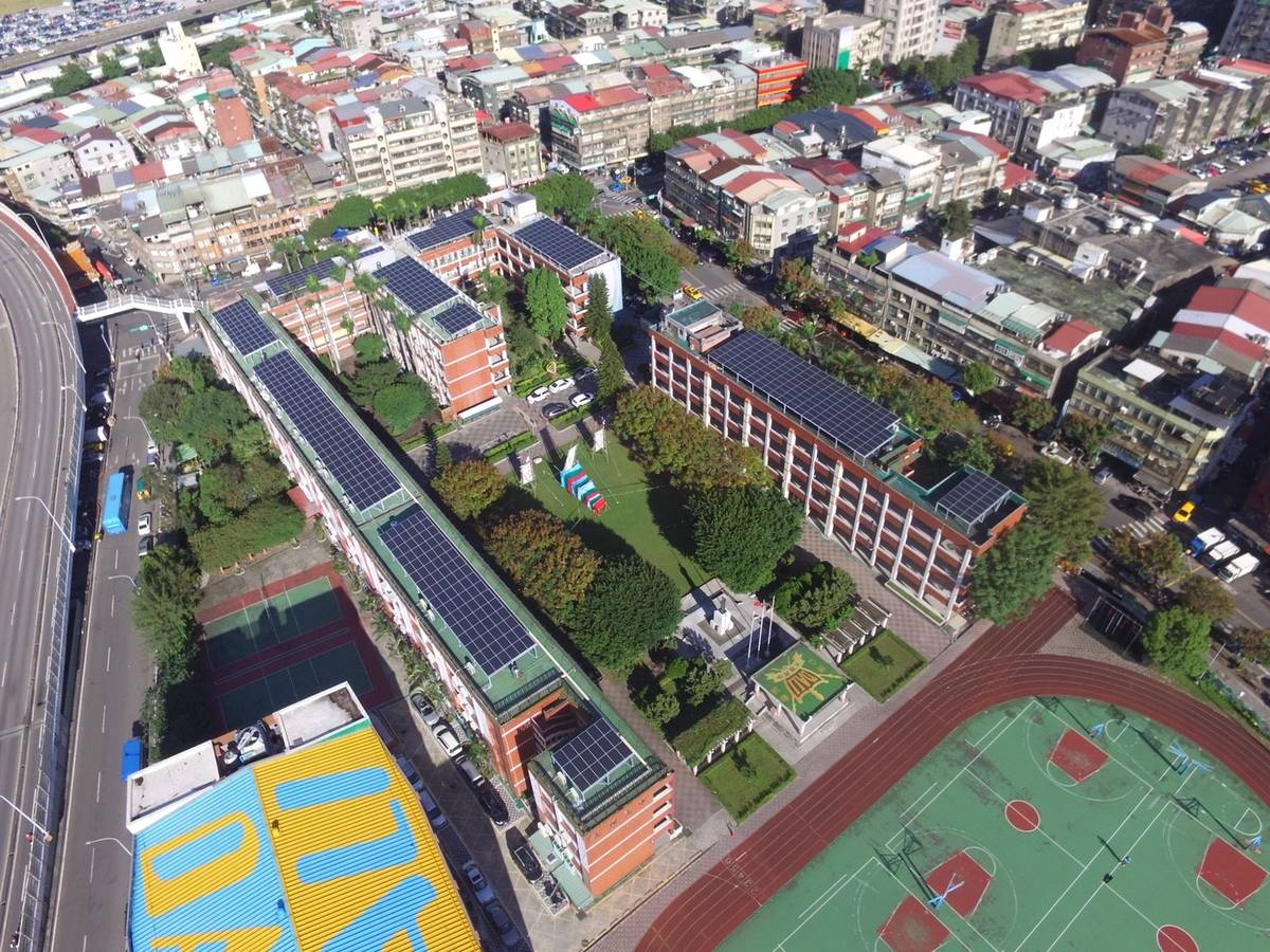 大理高中建置太陽能板，將售電收益回饋校園