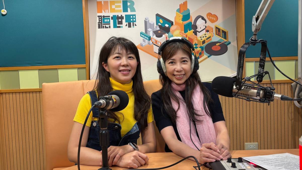 劉芳婷老師(目前任教於新竹縣竹北市文興國小) vs 端端主持人(右)

       