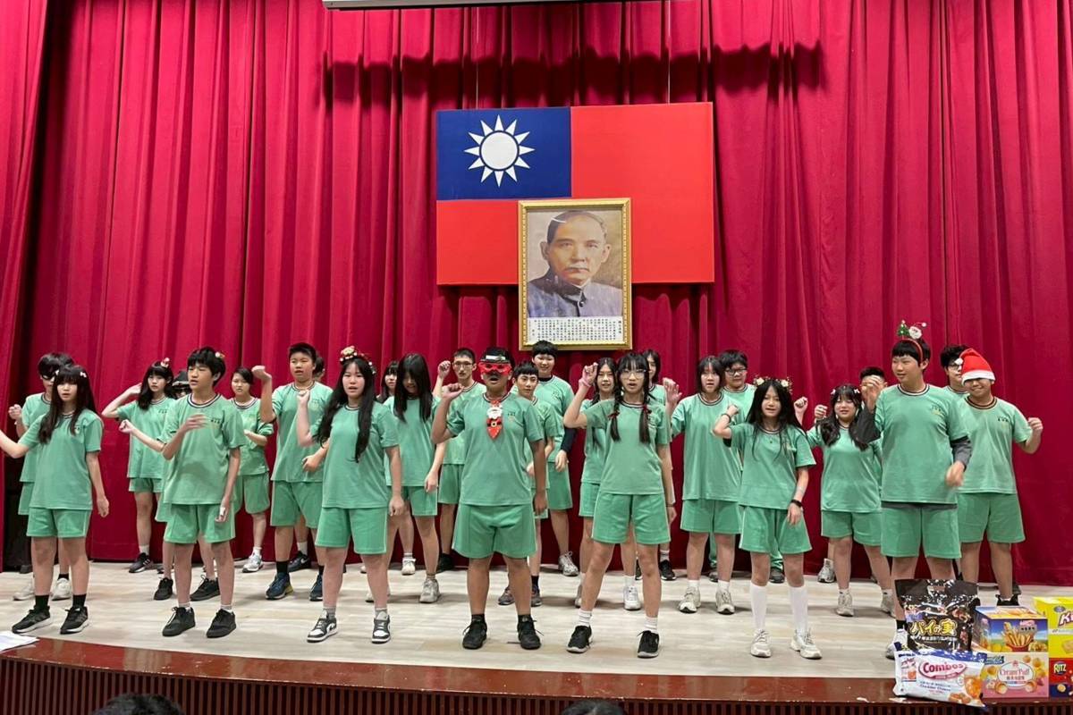 臺北市北投國中在歲末舉辦「英語耶誕歌曲歌唱比賽」