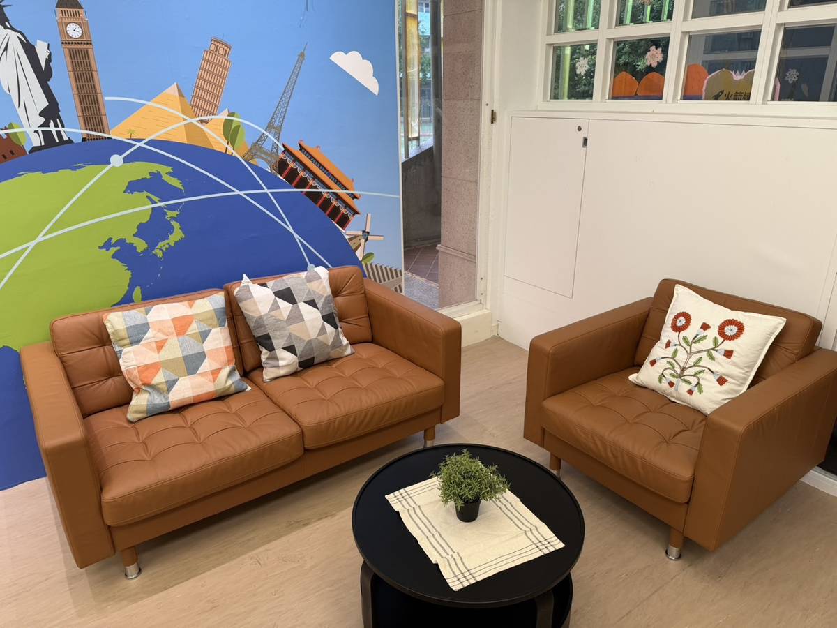 「玉成好書室」也作為教師休憩與親師溝通的橋梁