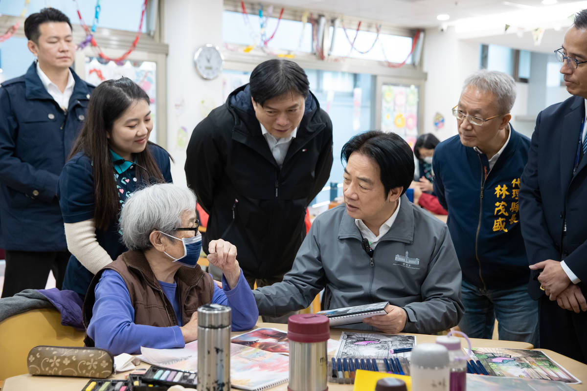賴清德總統今天（2日）前往參訪天主教耕莘健康管理專科學校附設長照機構。(取自總統府flickr)