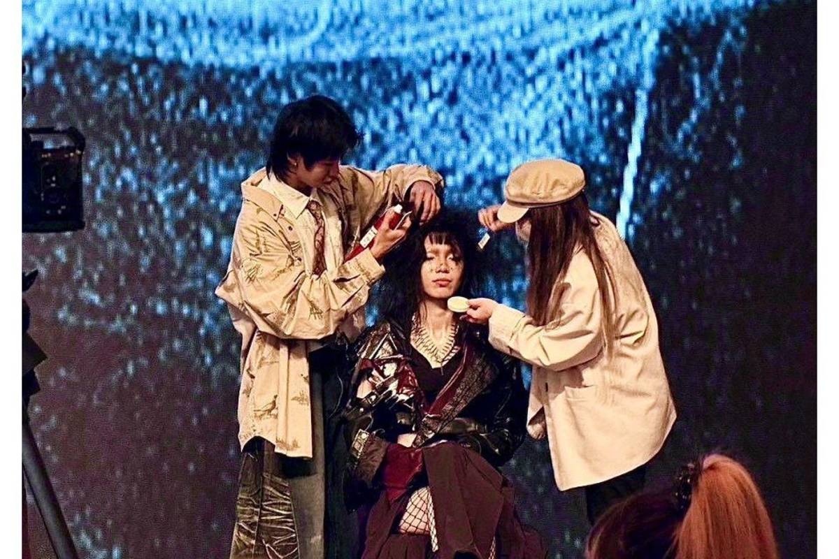 「黃金搭檔」大三的吳皇毅和林芳存，兩人僅以1小時完成從髮型、彩妝到服裝的整體造型，讓各國評審讚嘆不已。
