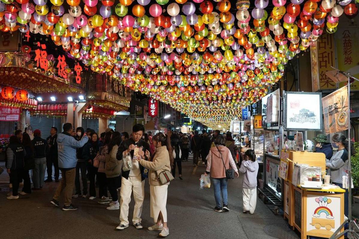 今年斗六市太平老街燈籠啟燈晚會共展出約1萬8,000顆燈籠，是全國最早啟燈的城市。