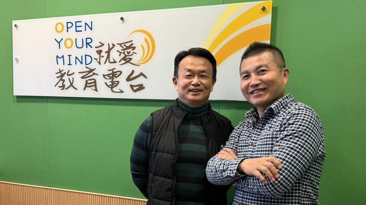 衛生福利部臺中醫院泌尿科陳義章醫師與常罡合影