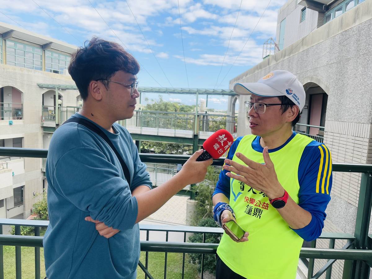 楊鍾鼎社長(右)分享此活動意義