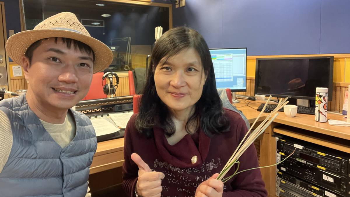 1150110與台灣藺草學會蕭博駿經理合影