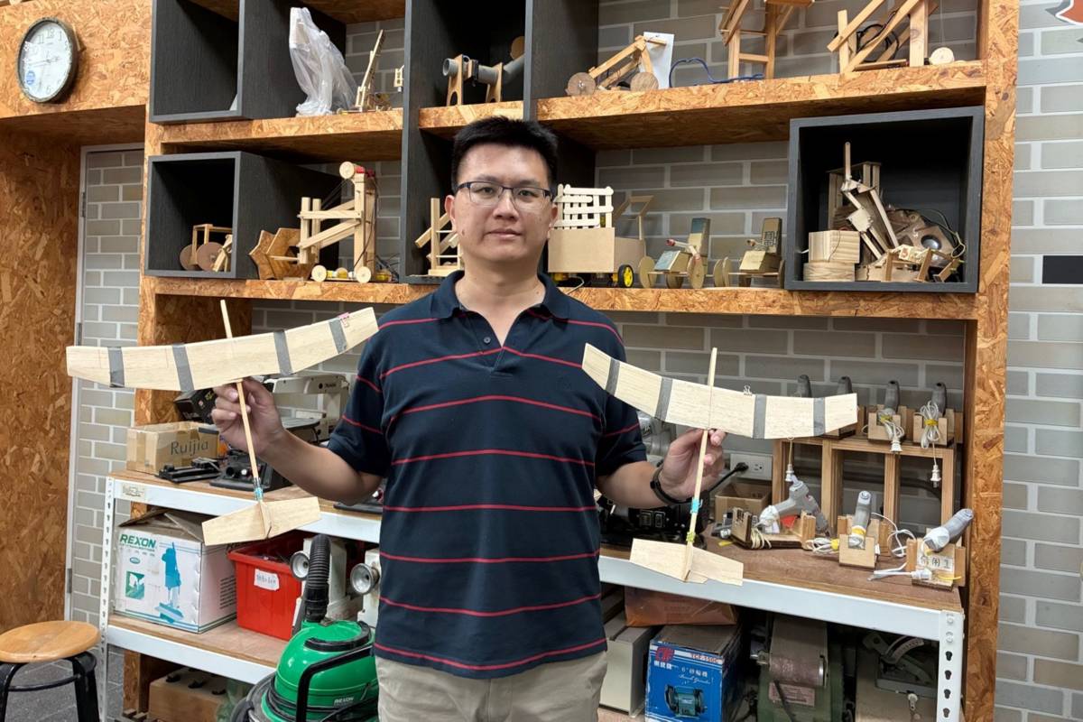 高雄市立鳳山國中教務主任方冠中