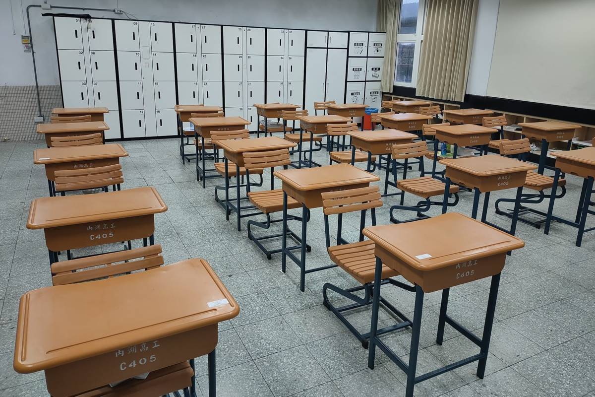 內湖高中率先導入智慧感應收納櫃