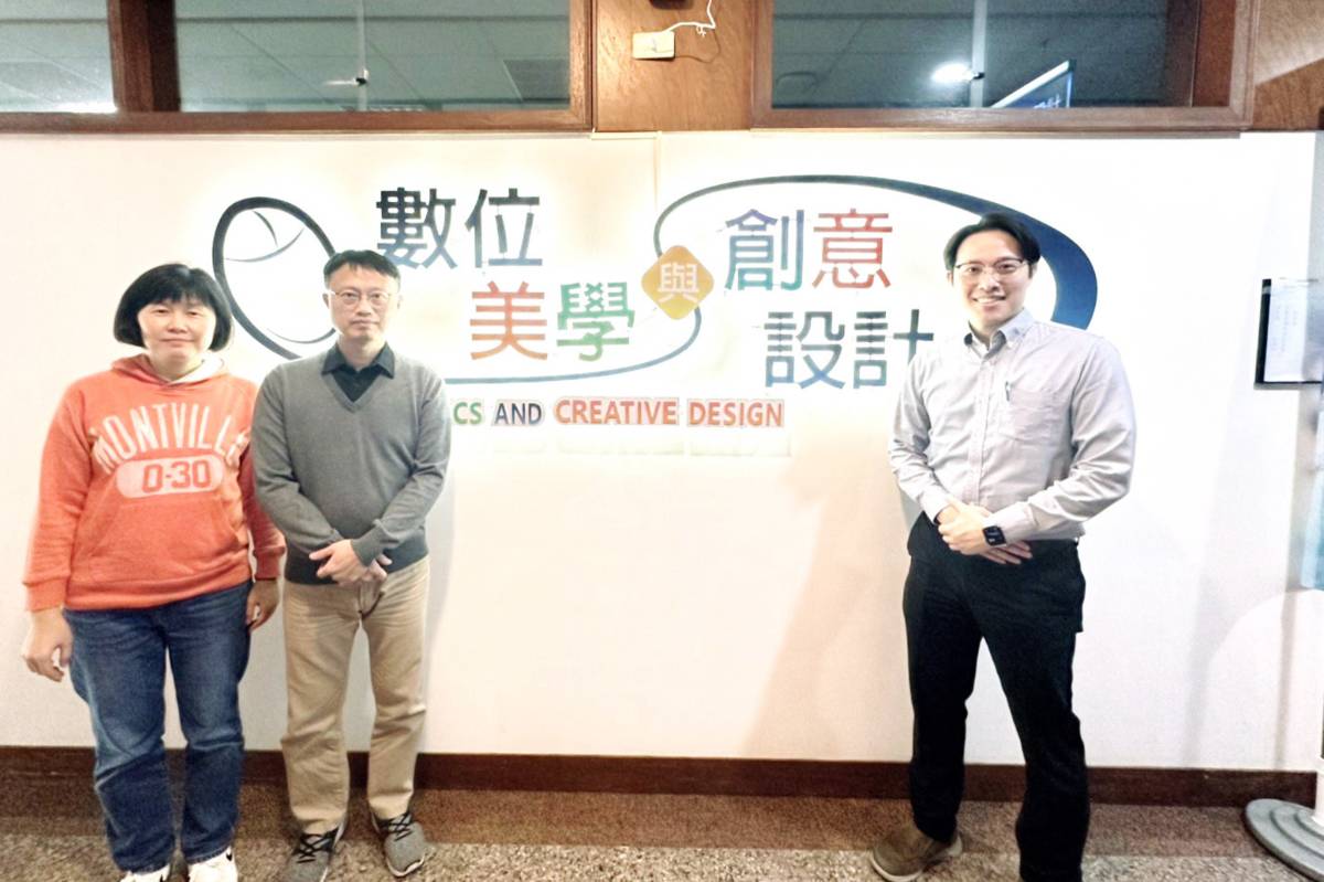 獲獎老師-左起為義守大學健康管理學系蔡夙穎、生物醫學工程學系朱堃誠及資訊工程學系