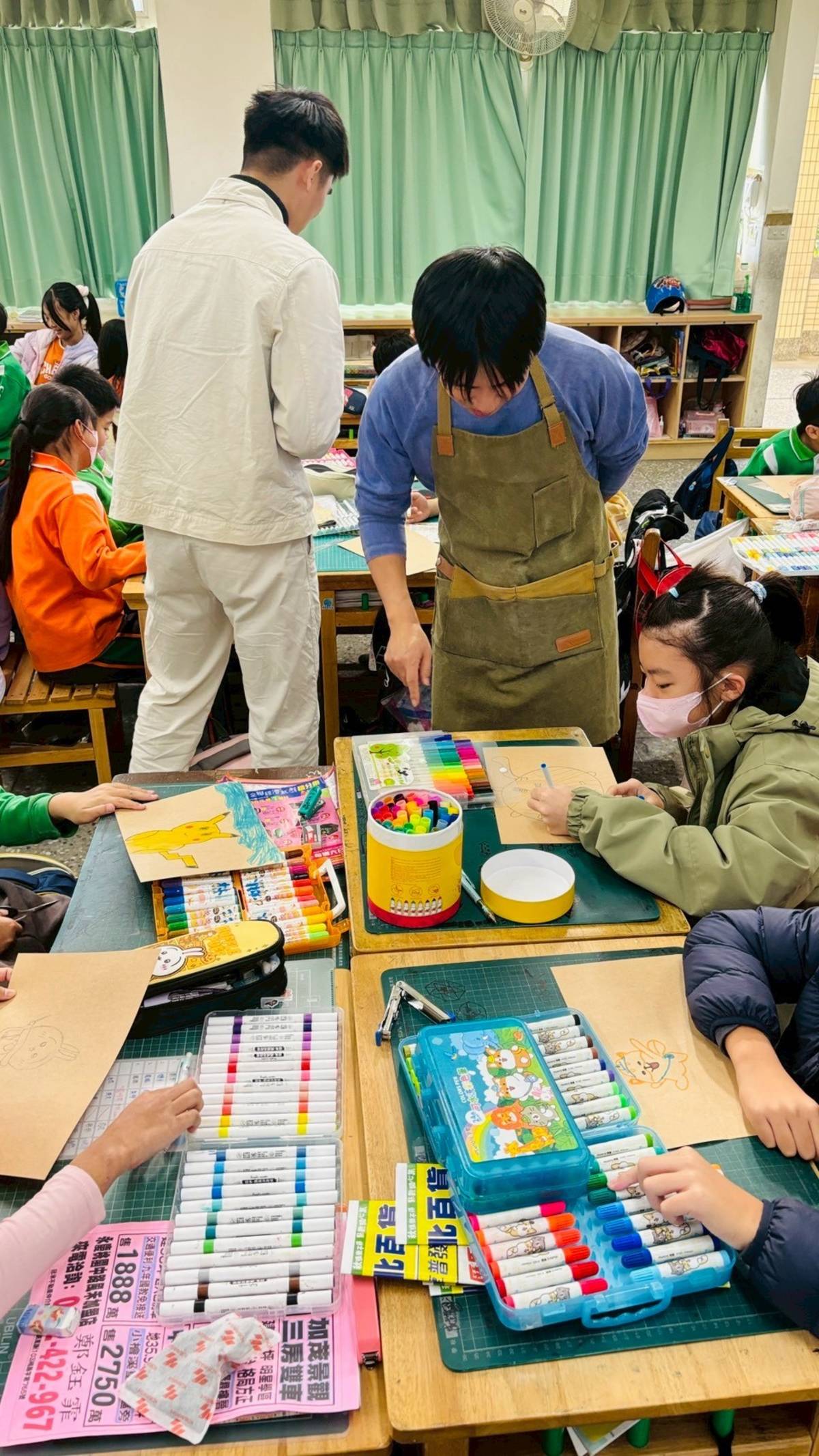 藝術家鈴木泰人指導各組學生