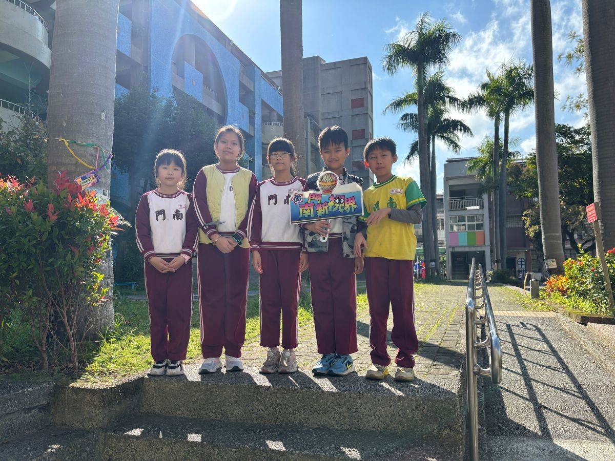 學生化身「小記者」為這場搶救椰子樹的歷程進行專題報導