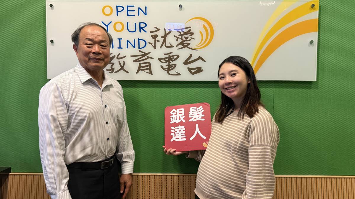 李俊民老師在107年獲選台中市銀髮生活達人，應邀到臺中市老人福利服務中心、圖書館、臺中市女子監獄等單位，服務身心障礙者、樂齡、高齡收容人！