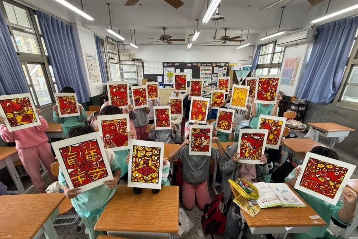 新生國小版印年畫作品(圖片來源/劉鎧瑋老師提供)