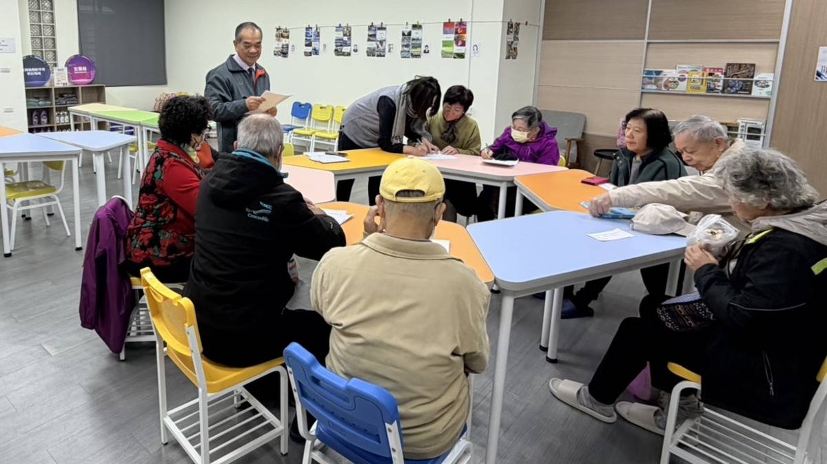 凱評指出，未來課程將從「數位基礎能力」進一步深化為「生活應用」，落實課程與生活結合；115至116年度除延續既有培訓外，也將新增專業職人講座，邀請科技與電競等新興領域專家分享，透過易懂交流協助長輩跨越數位落差、掌握現代新知。(記者蘇瑞雯拍攝)