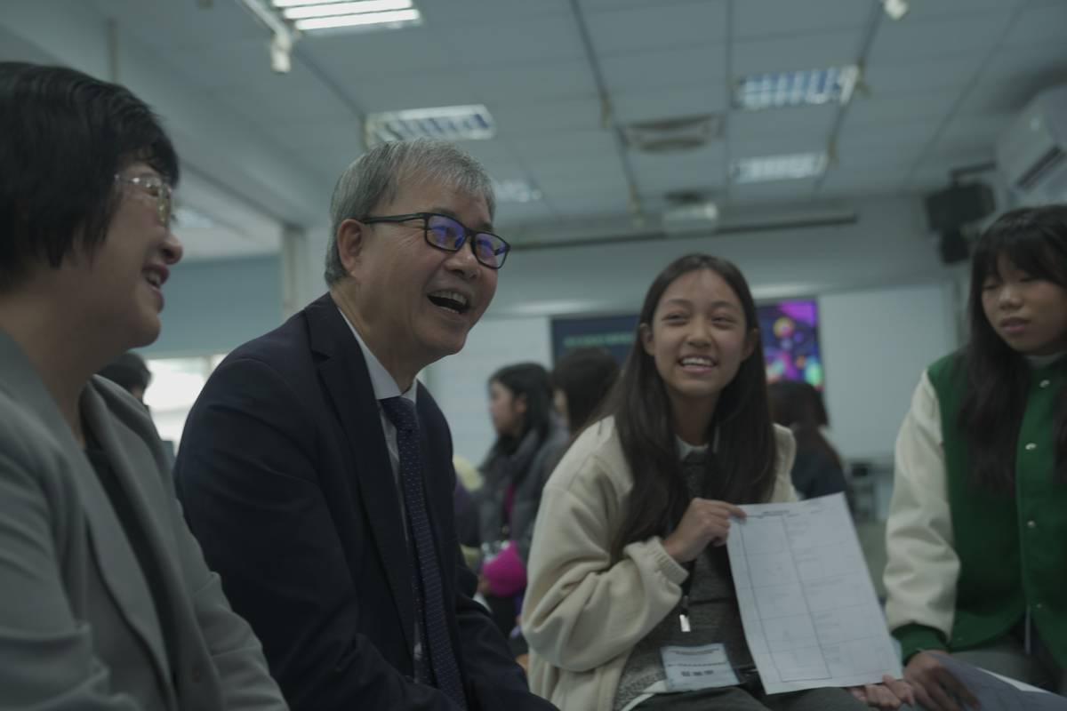 鄭英耀部長聆聽青年分享