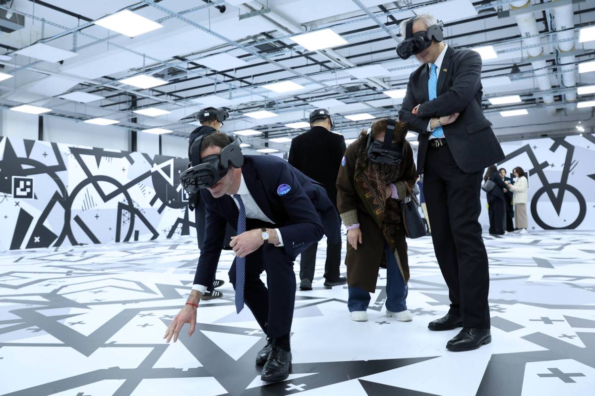 臺灣首座「多人走動 VR 體驗」空間啟用 民眾可沉浸金字塔中