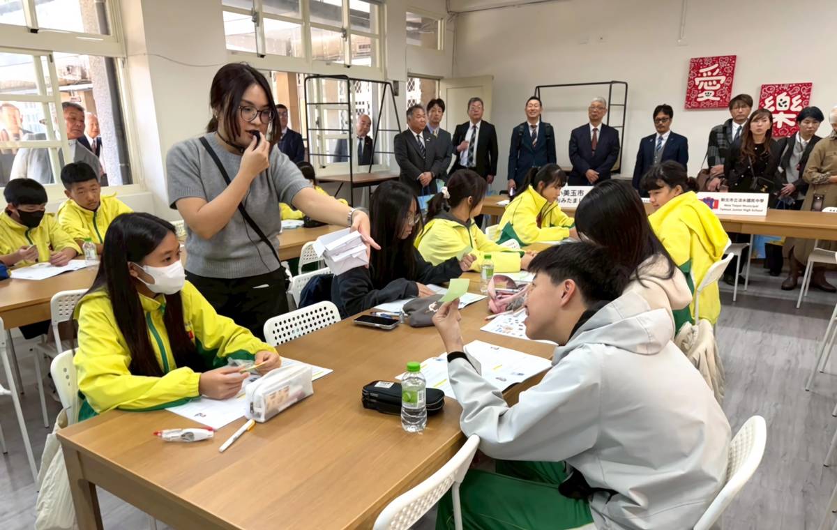 小美玉市參訪團入班觀課淡中訪日學生的行前課程，雙方對於即將展開的實體交流充滿期待