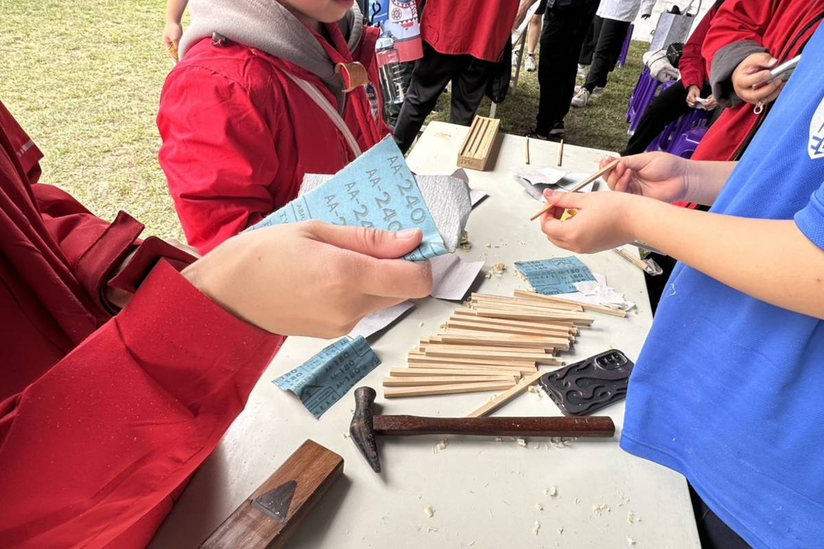 童軍夥伴親手製作屬於自己的檜木環保筷