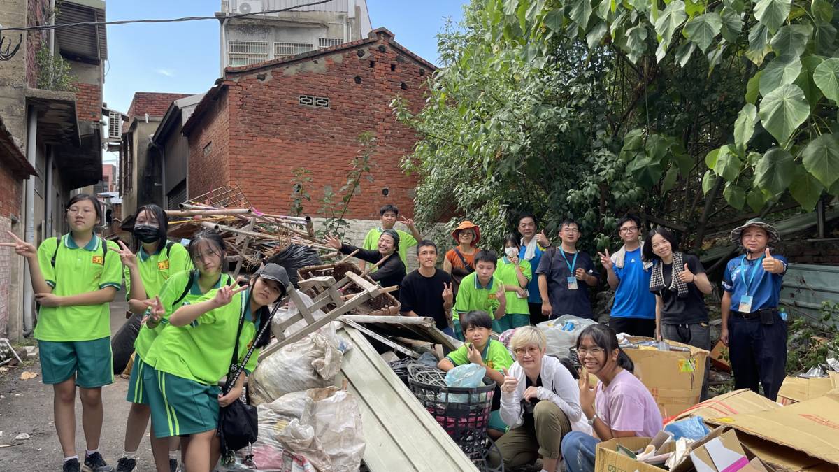 富富小山岡文創基地-老屋操澡工2.0(協助清運垃圾）