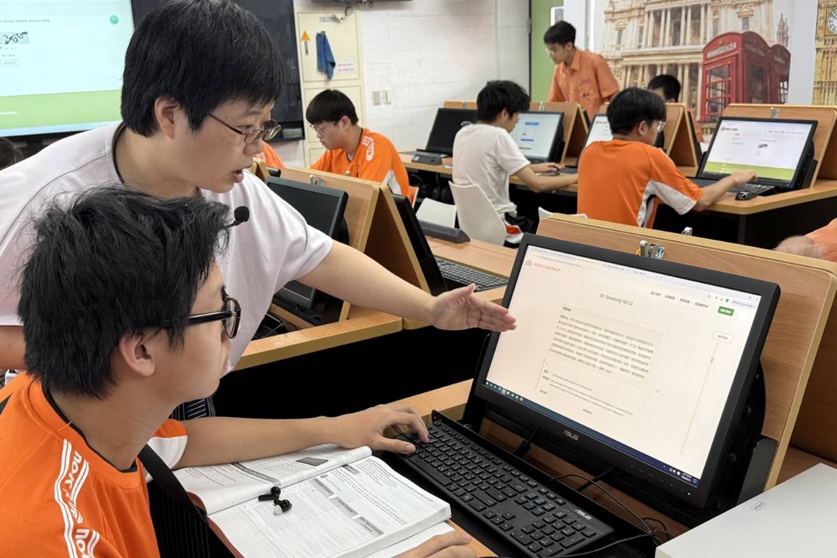 桃園市壽山高中教師針對學生檢測結果，進行成績解讀與弱點分析