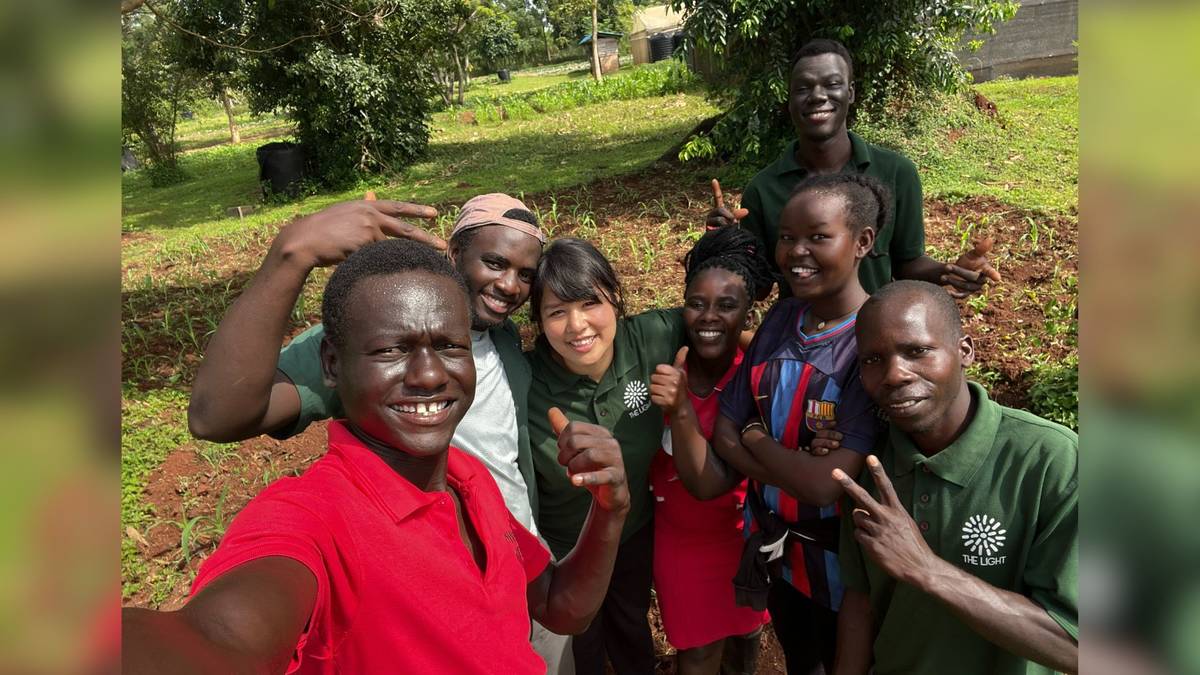 莫貽婷在愛女孩於烏干達的示範農場THE LIGHT擔任志工