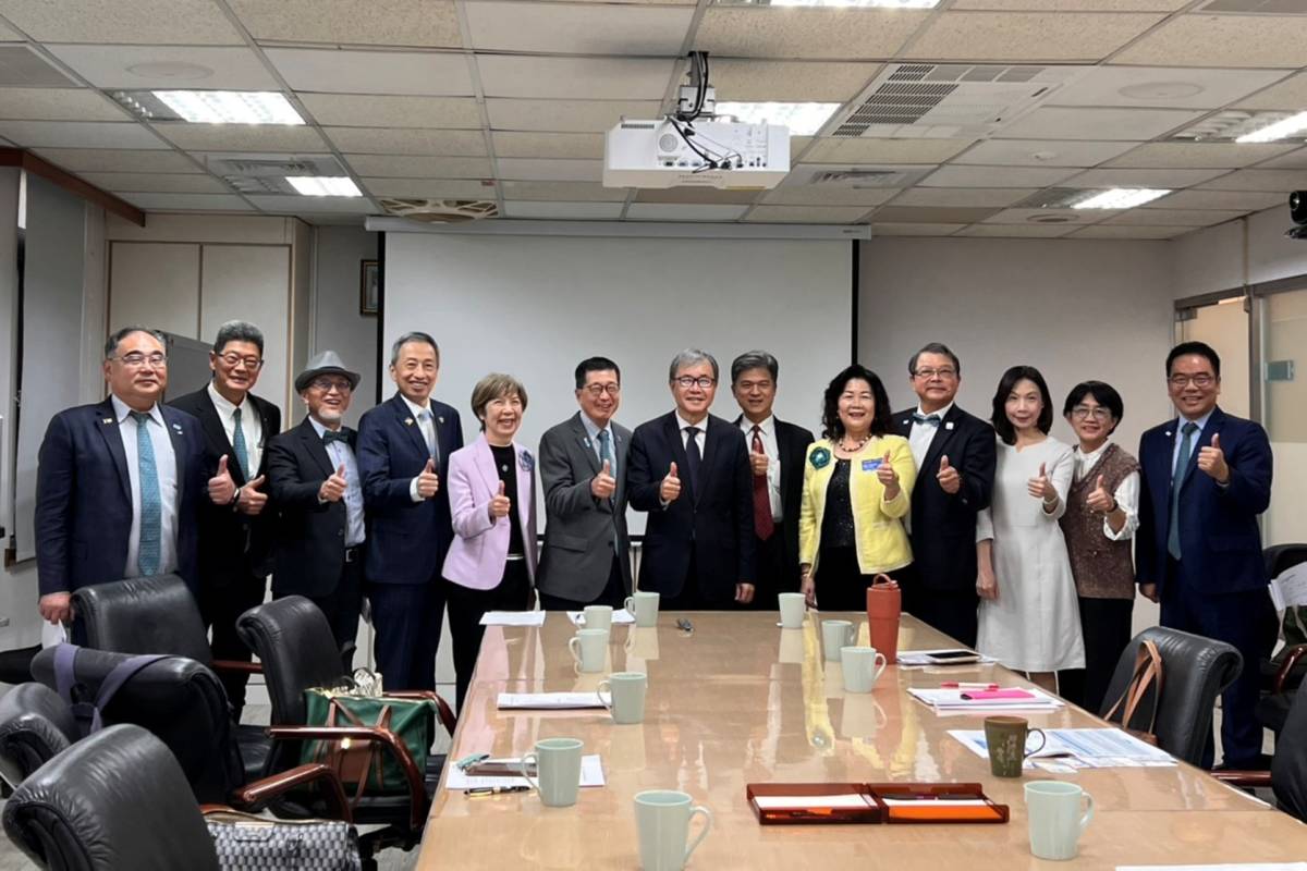 國際扶輪4日拜會教育部鄭英耀部長.jpg