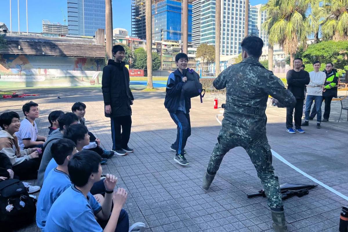 南港高中攜手警政與國防單位，強化校園安全防護與學生自我保護能力