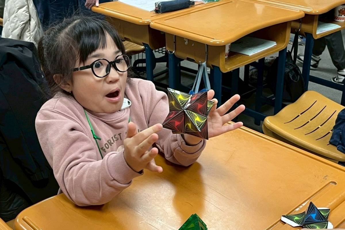 學生動手製作立體模型提升理解數學多面體結構 (教育部提供)