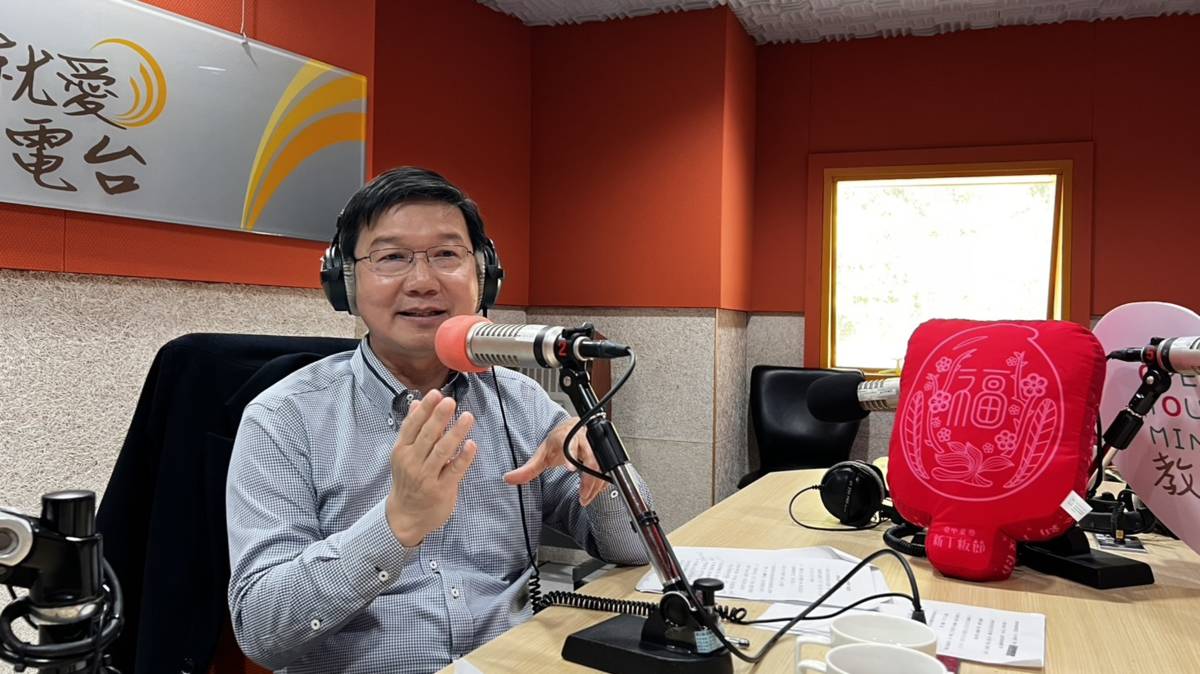 江俊龍主委在節目中解密客家傳承百年的「紅色糯米糰」文化。