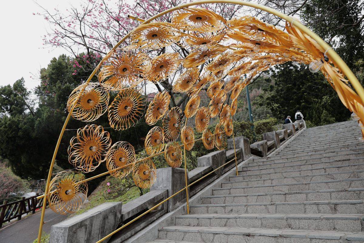 竹編裝置藝術《迎光上行》春節的節慶氛圍