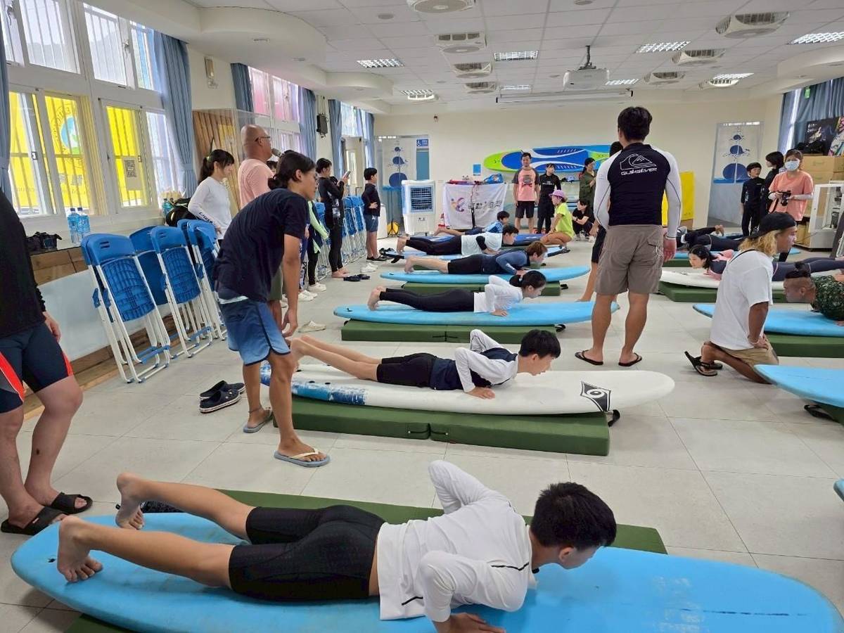 水域活動＿衝浪板體驗事前訓練