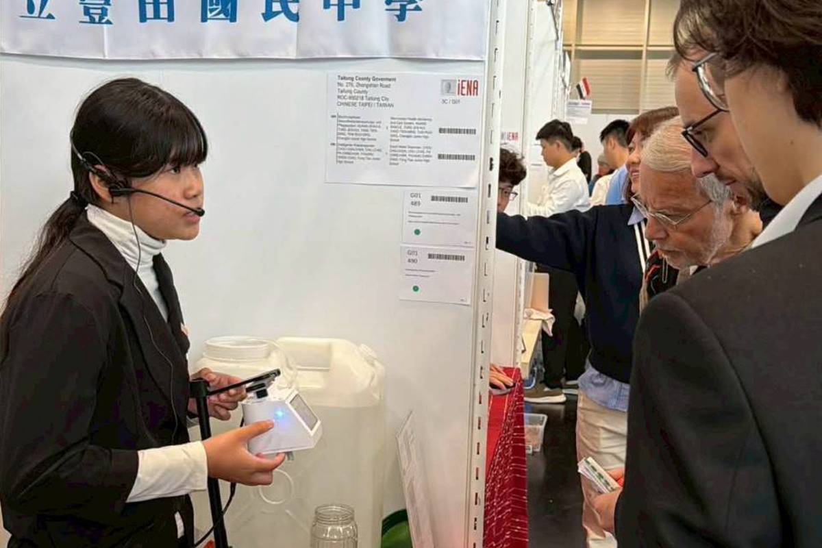 小佳(左)德國參賽