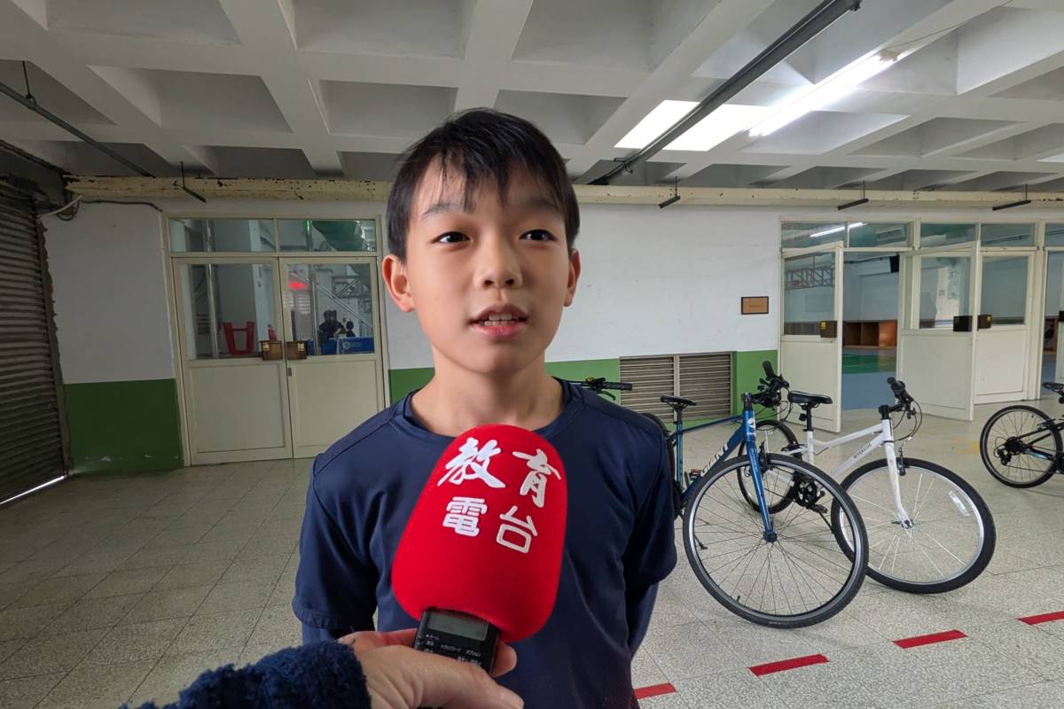 學生莊承鴻近期常與同學到河濱公園練習騎車，因此面對檢核較不緊張